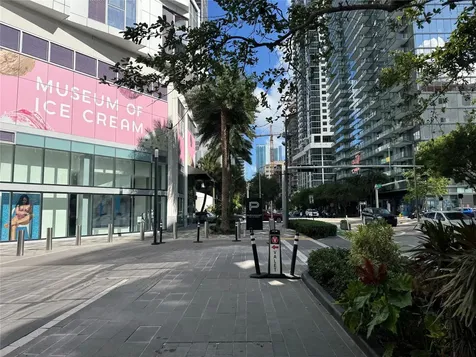 851 NE 1st Avenue Miami FL 33132