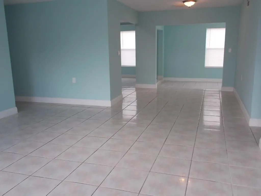 3530 NW 36th Avenue Lauderdale Lakes FL 33309