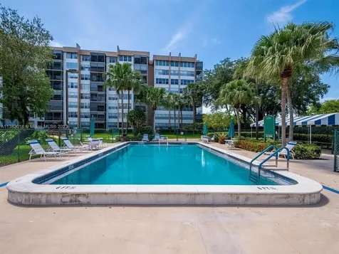 1400 Saint Charles Place Pembroke Pines FL 33026