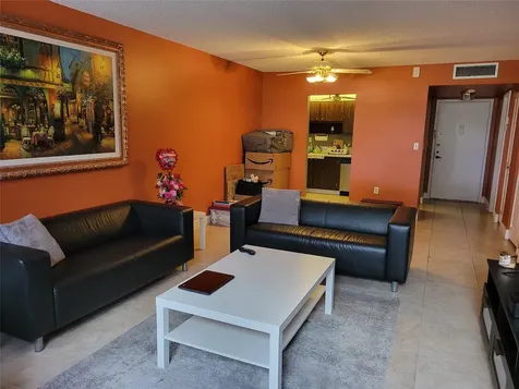 1400 Saint Charles Place Pembroke Pines FL 33026