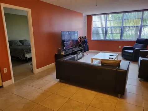 1400 Saint Charles Place Pembroke Pines FL 33026