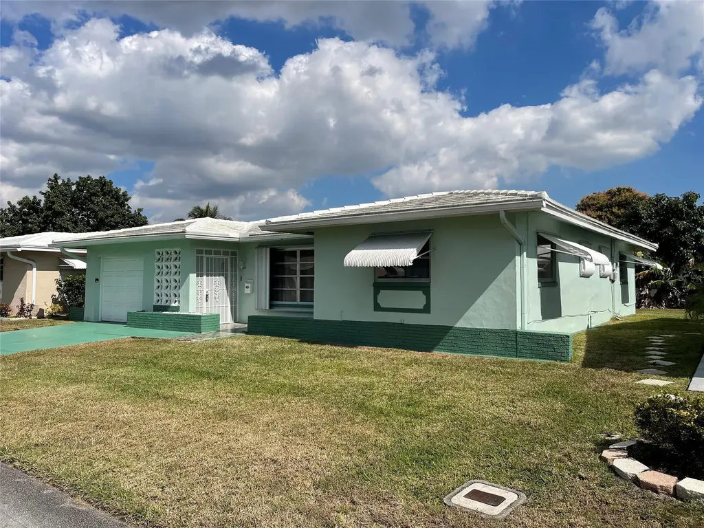 5714 NW 69th Avenue Tamarac FL 33321