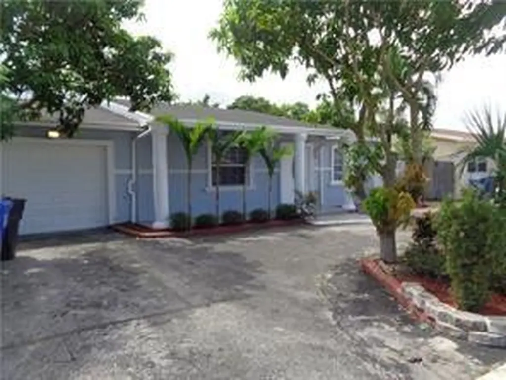 309 SW 77th Avenue North Lauderdale FL 33068