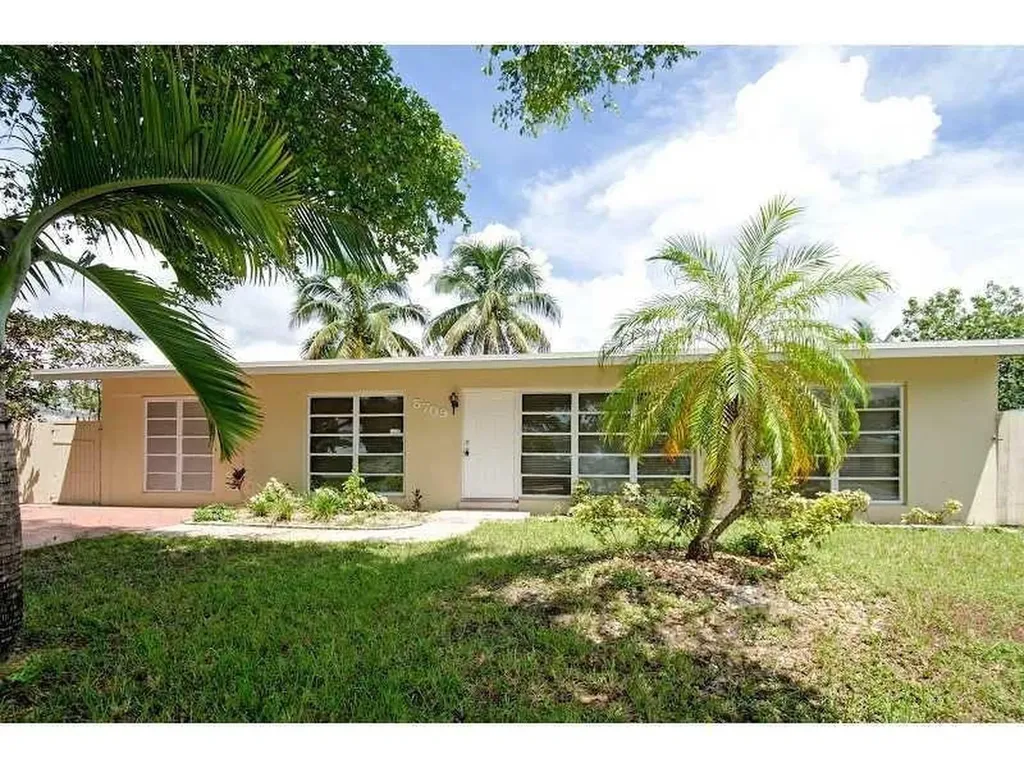 5709 NW 23rd Street Margate FL 33063
