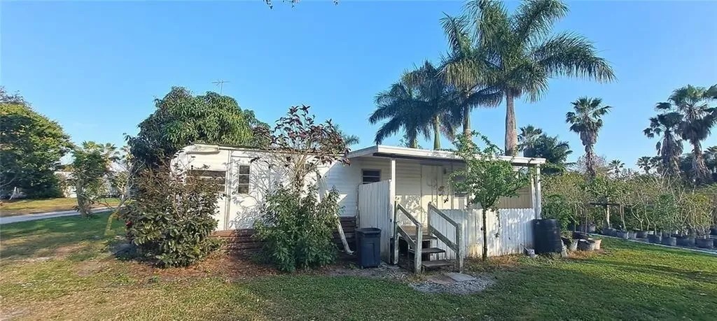 3321 38th Avenue Okeechobee FL 34974