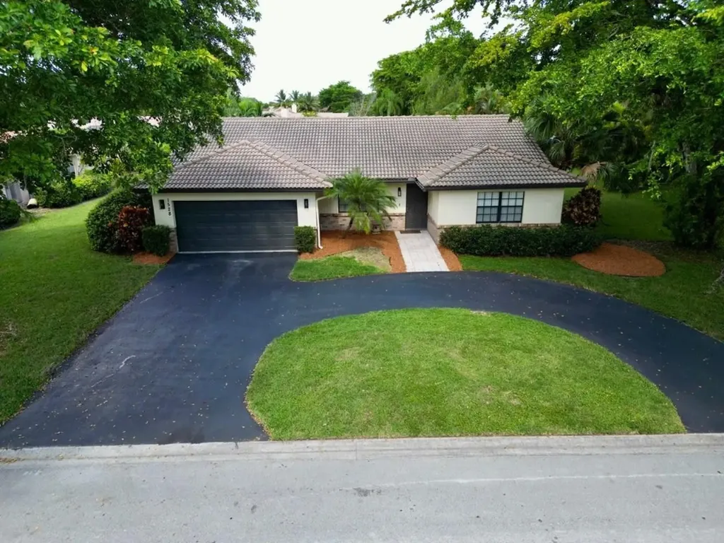 1528 NW 107th Drive Coral Springs FL 33071