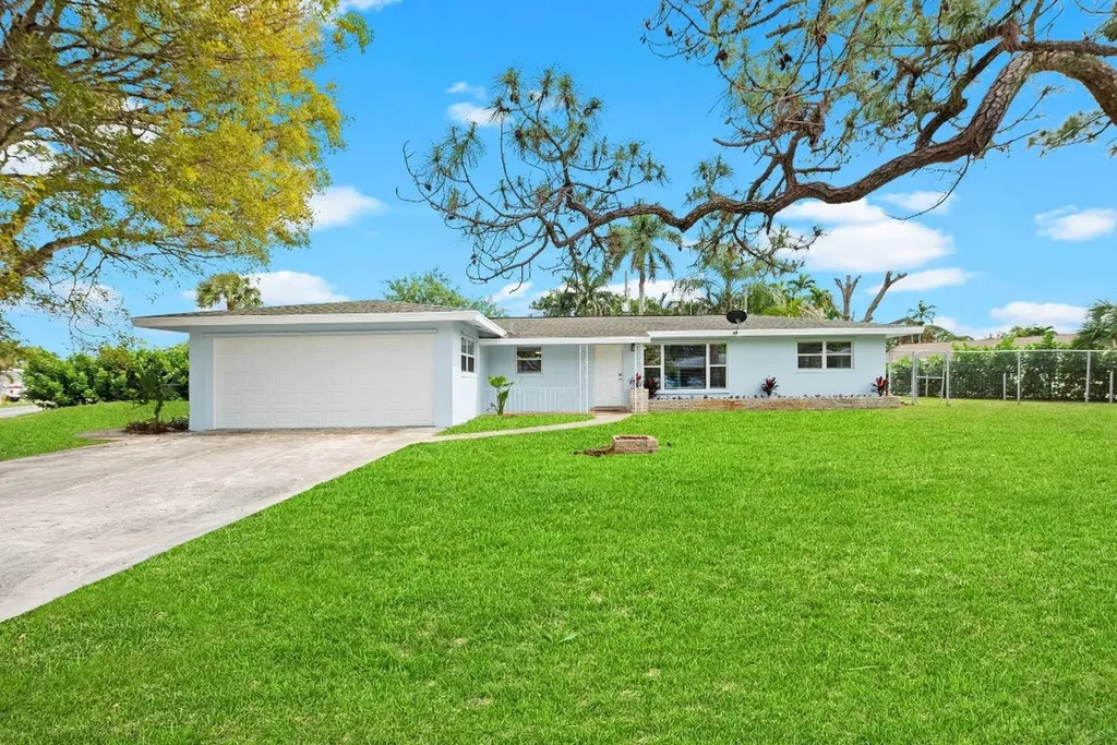 2830 SW 9th Street Boynton Beach FL 33435