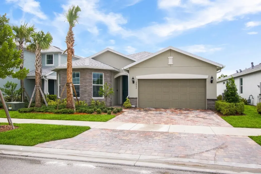 12492 SW Myrtle Oak Drive Port St Lucie FL 34987