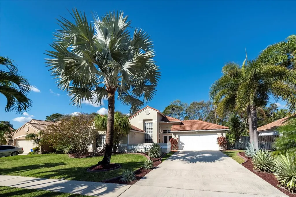 14 Dogwood Circle Boynton Beach FL 33436