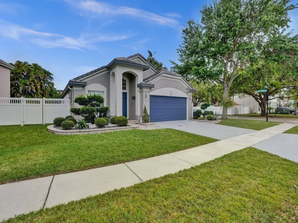5836 N Plum Bay Parkway Tamarac FL 33321