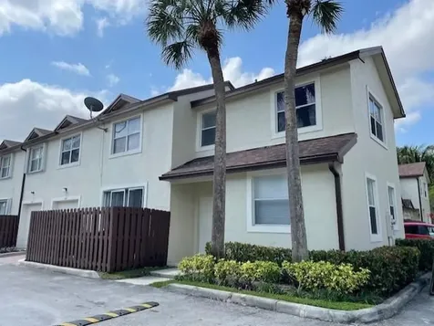 310 SW 95th Terrace Pembroke Pines FL 33025