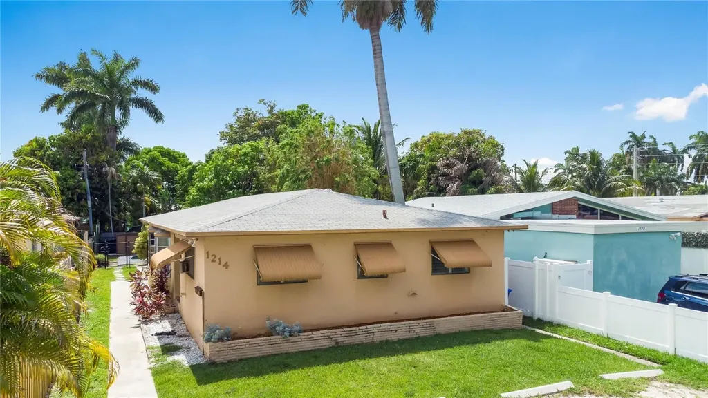 1214 N 15th Court Hollywood FL 33020