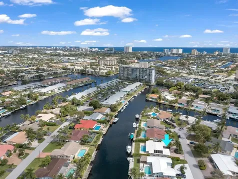 925 SE 10th Street Pompano Beach FL 33060