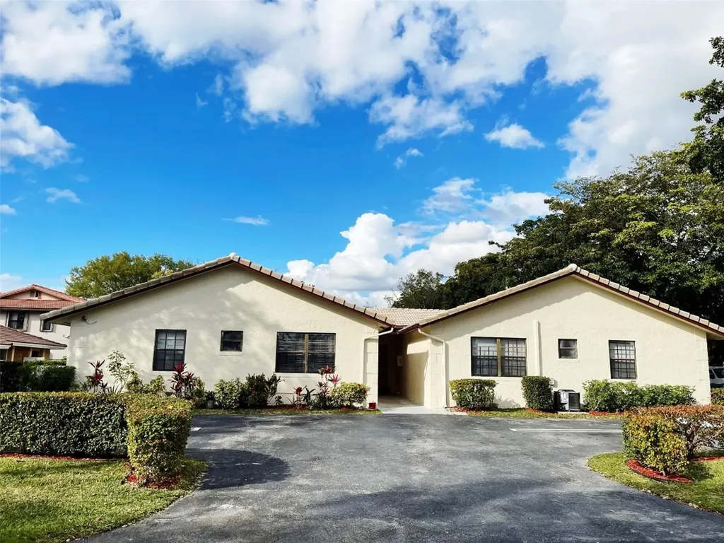 4100-4106 NW 114th Avenue Coral Springs FL 33065