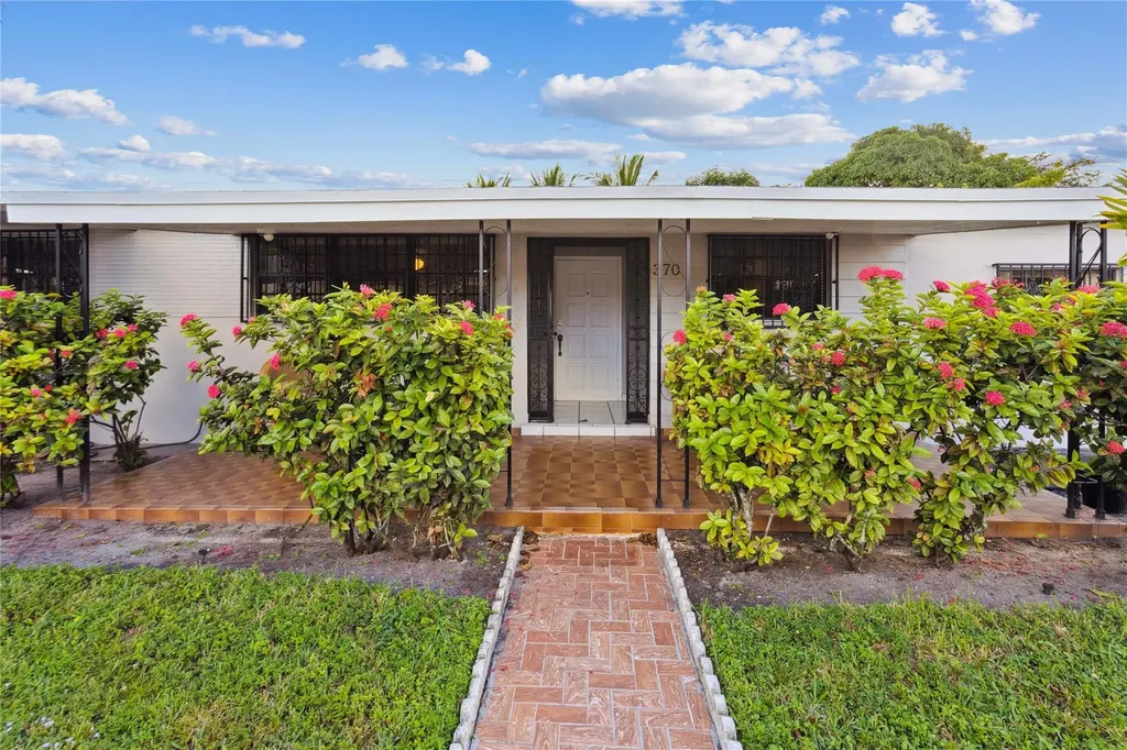 370 E 55th Street Hialeah FL 33013
