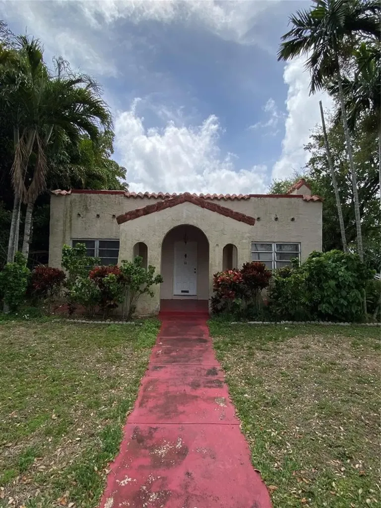 44 NE 88th Street El Portal FL 33138