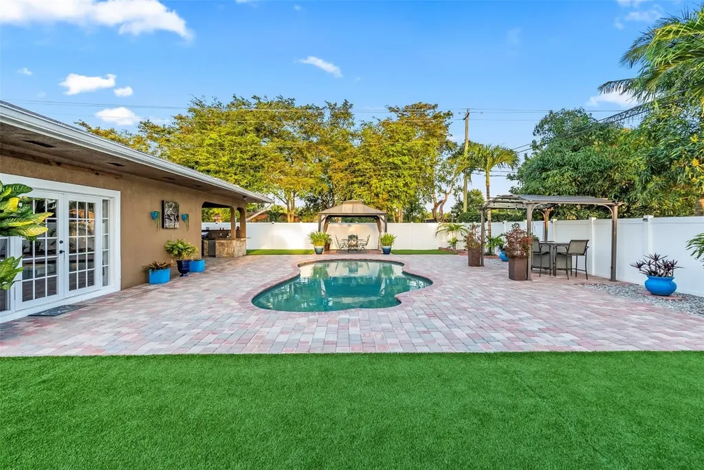 4800 NW 6th Court Plantation FL 33317