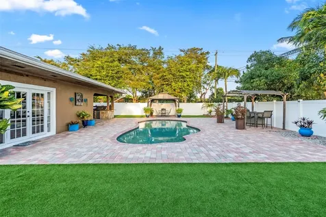 4800 NW 6th Court Plantation FL 33317