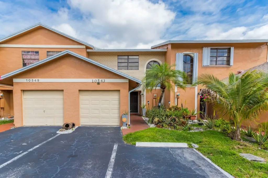 10543 NW 3rd Street Pembroke Pines FL 33026