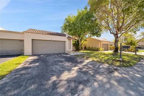 330 Patio Village Terrace Weston FL 33326