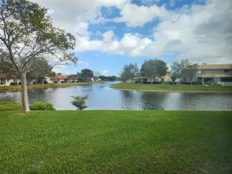 5962 NW 93rd Terrace Tamarac FL 33321