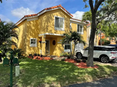 1724 Royal Palm Way Hollywood FL 33020