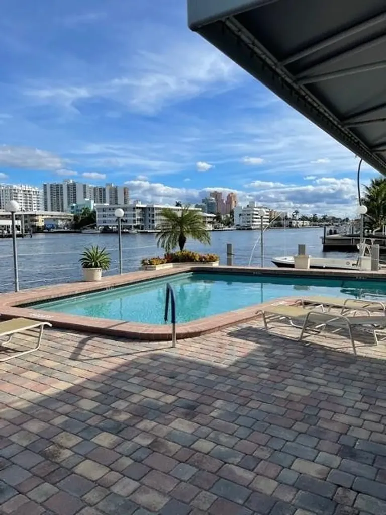 2900 NE 30th Street Fort Lauderdale FL 33306