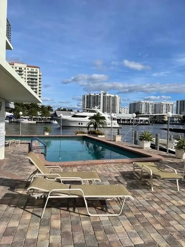 2900 NE 30th Street Fort Lauderdale FL 33306