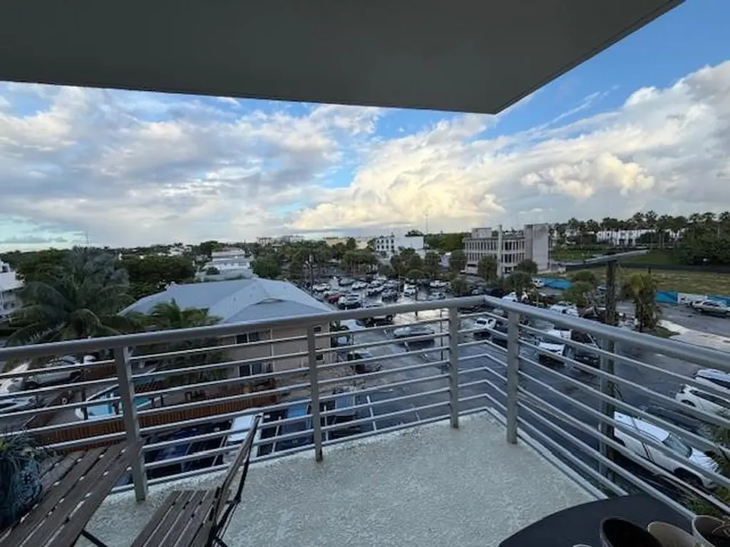 2900 NE 30th Street Fort Lauderdale FL 33306