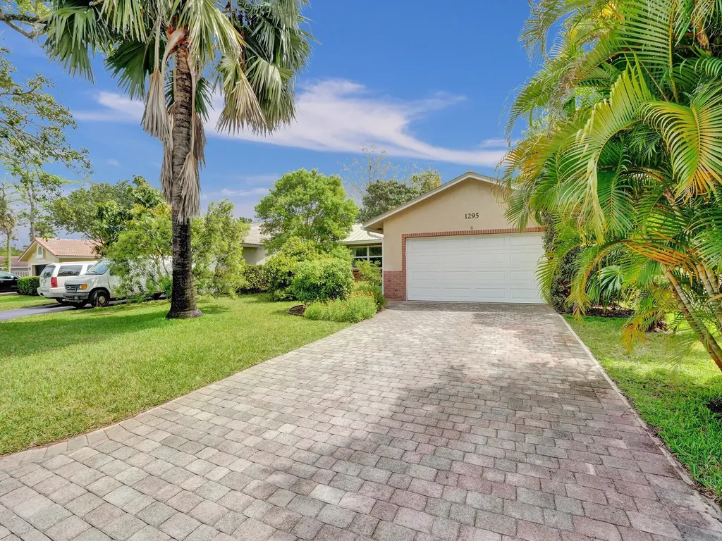 1295 NW 87th Avenue Coral Springs FL 33071