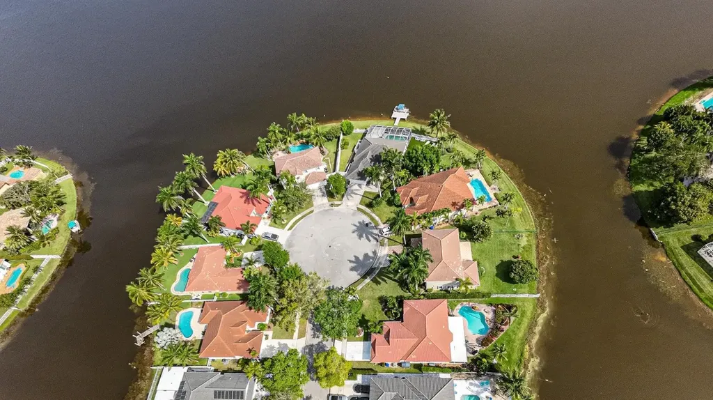 2339 NW 186th Avenue Pembroke Pines FL 33029