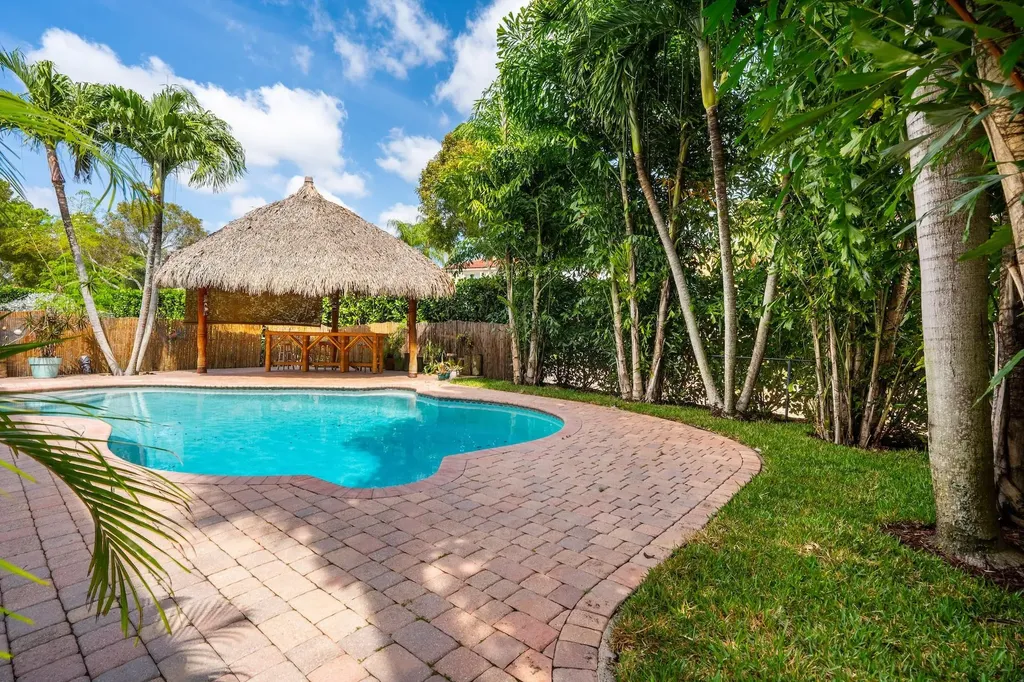 584 NW 87th Terrace Coral Springs FL 33071