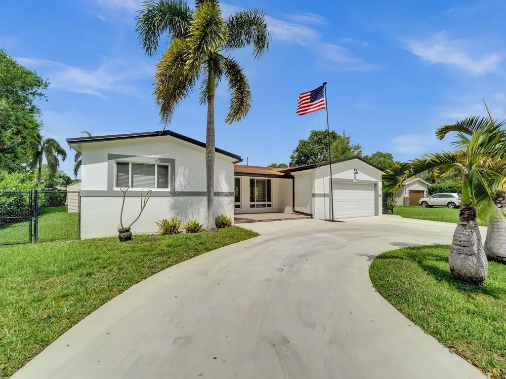 8851 SW 49th Place Cooper City FL 33328