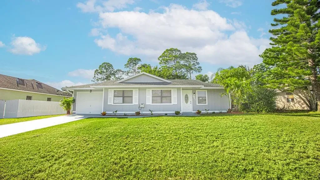 1041 SW Longfellow Road Port St Lucie FL 34953