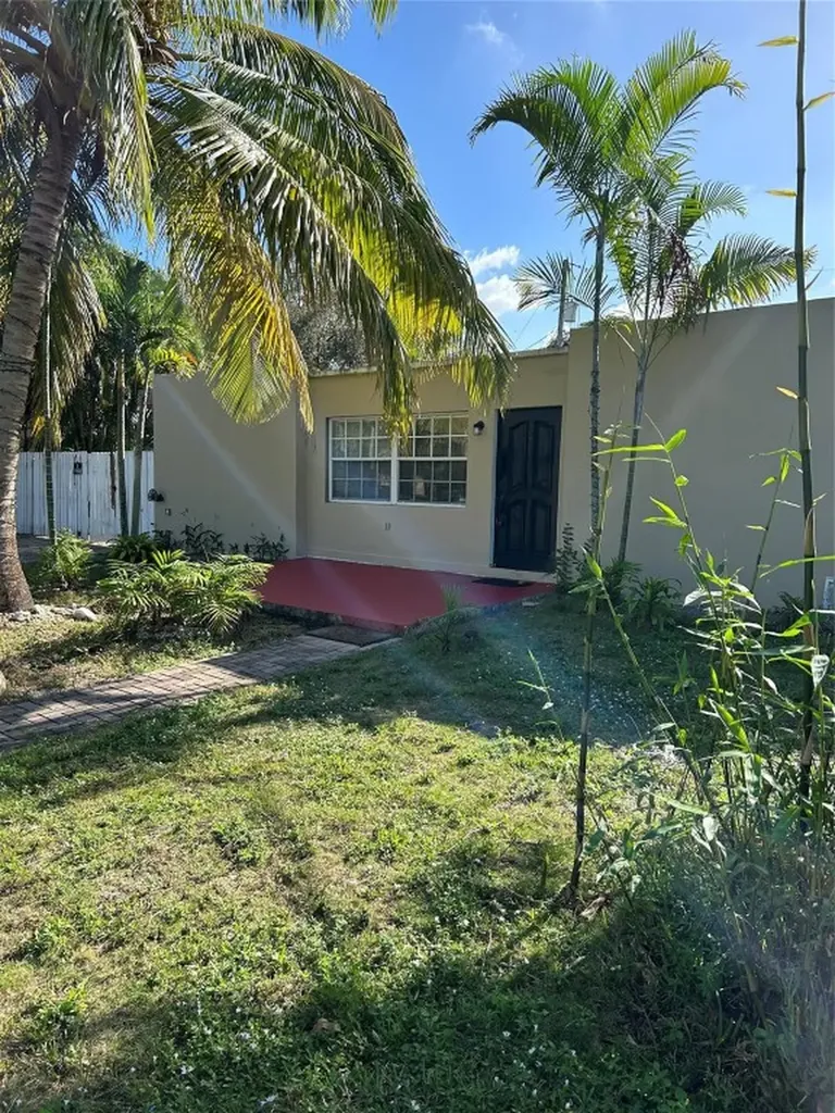 3866 Pensacola Drive Lake Worth FL 33462