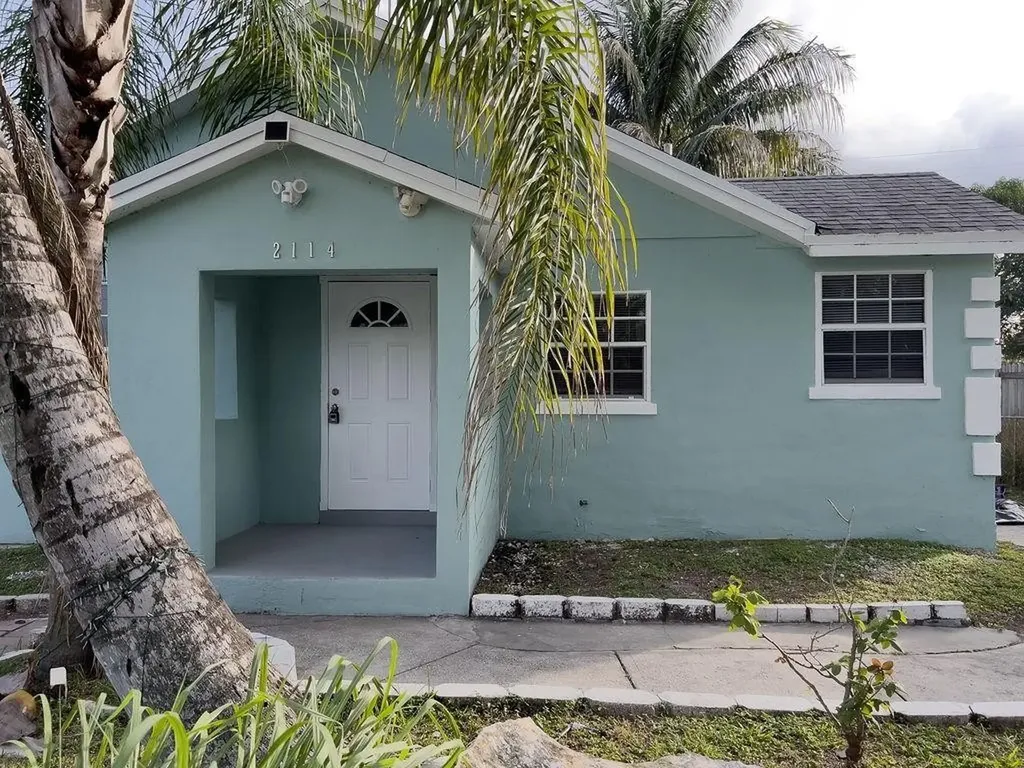 2114 Cleveland Street Hollywood FL 33020