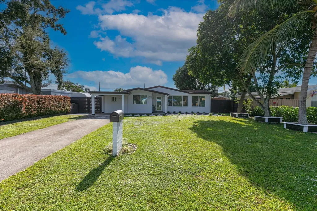 6910 Hope Street Hollywood FL 33024