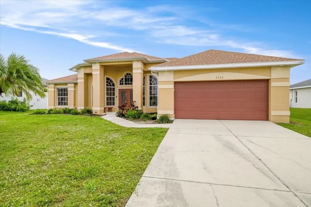 2306 SW 28th Terrace Cape Coral FL 33914