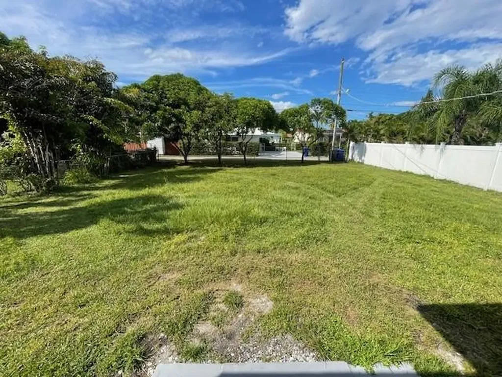 1453 Plunkett Street Hollywood FL 33020
