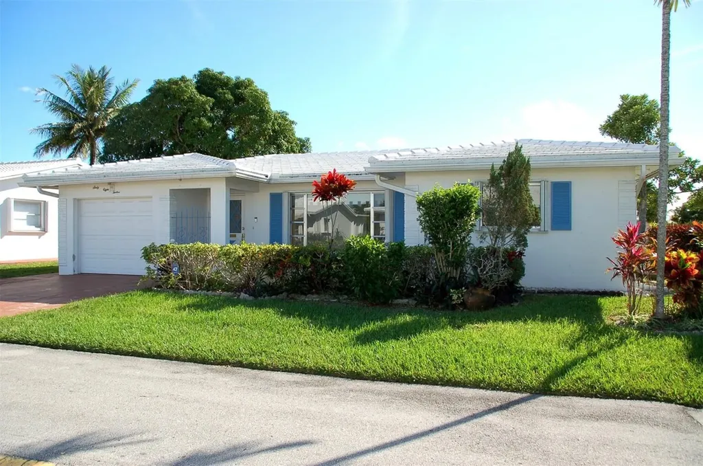 6812 NW 75th Court Tamarac FL 33321