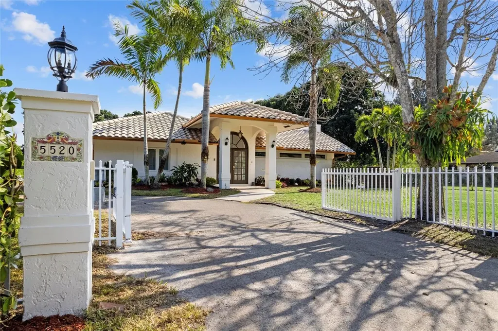 5520 SW 196th Lane Southwest Ranches FL 33332