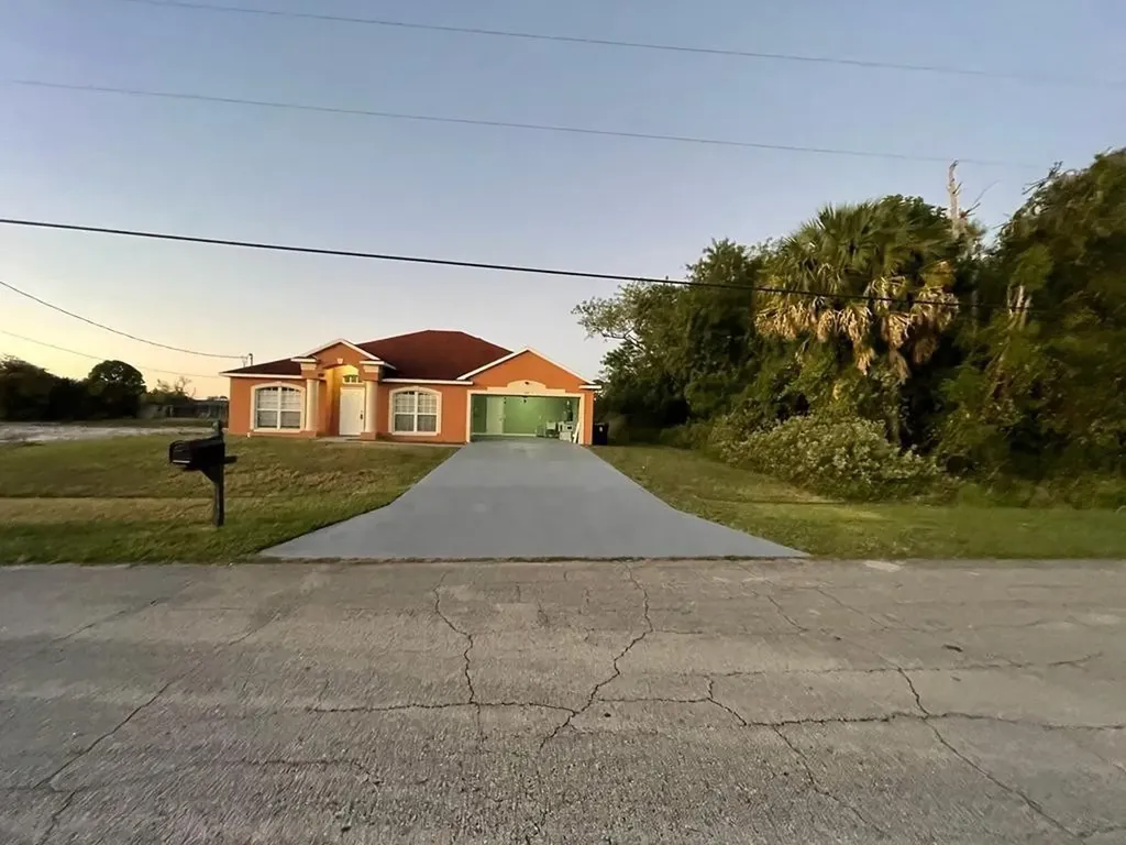 113 SE Whitmore Drive Port St Lucie FL 34984
