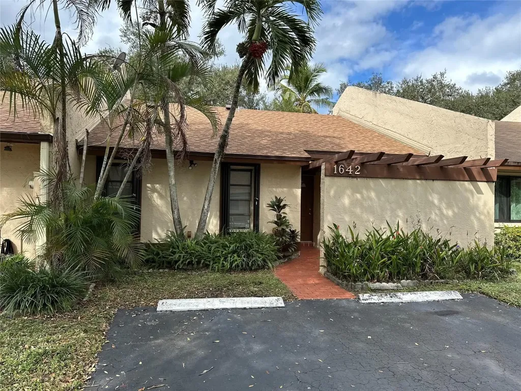1642 NW 96th Avenue Pembroke Pines FL 33024
