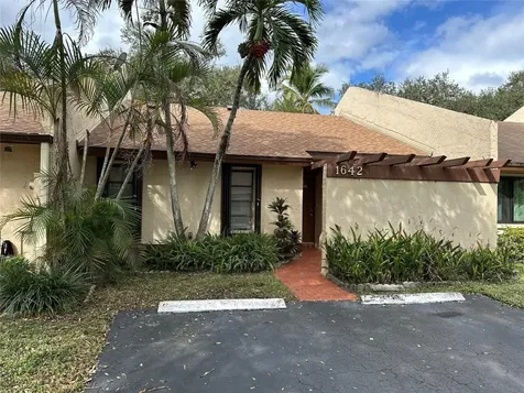 1642 NW 96th Avenue Pembroke Pines FL 33024