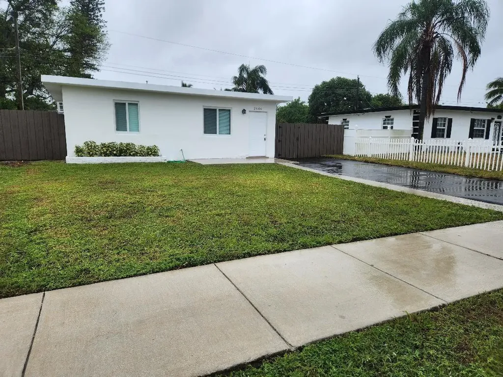 2444 NW 7th Street Pompano Beach FL 33069