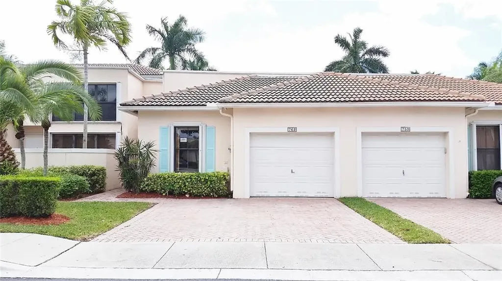 762 SW 158th Way Pembroke Pines FL 33027