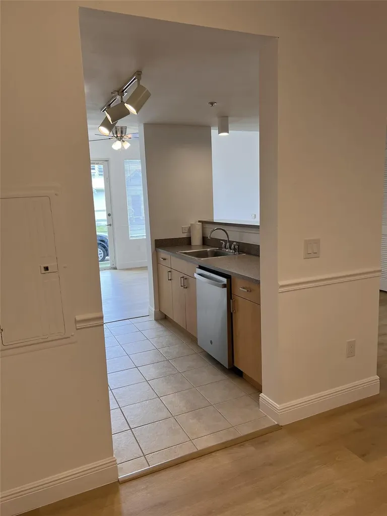 533 NE 3rd Avenue Fort Lauderdale FL 33301