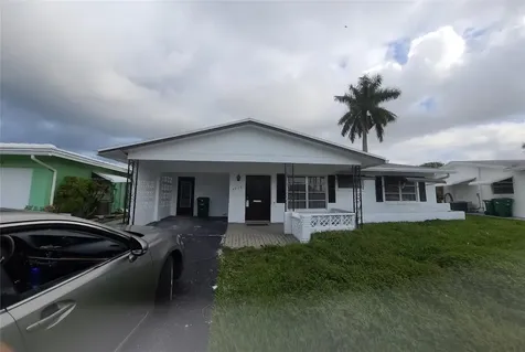 4903 NW 51st Court Tamarac FL 33319