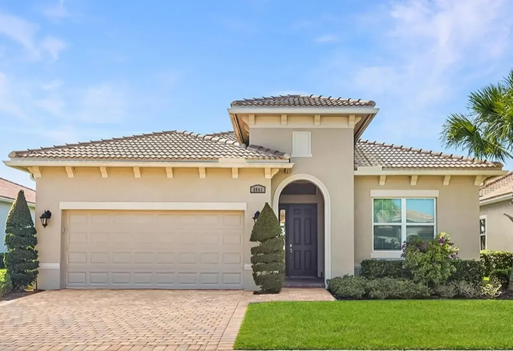 8641 SW Carrara Way Port St Lucie FL 34987