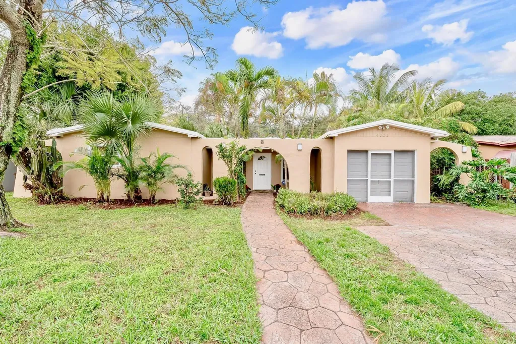 4021 NW 39th Avenue Lauderdale Lakes FL 33309